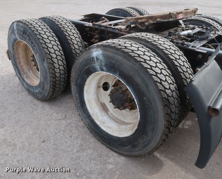 image for item DK3679 2012 International TranStar 8600  semi truck