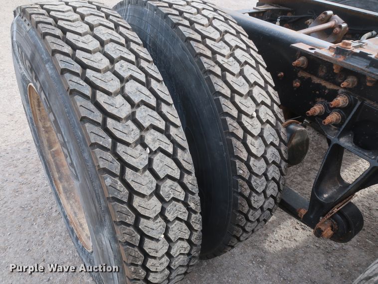 image for item DK3679 2012 International TranStar 8600  semi truck