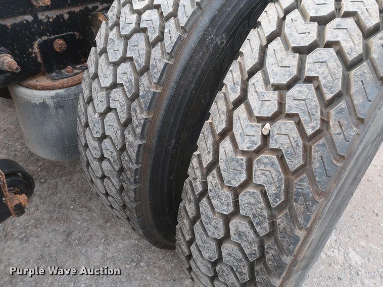 image for item DK3679 2012 International TranStar 8600  semi truck