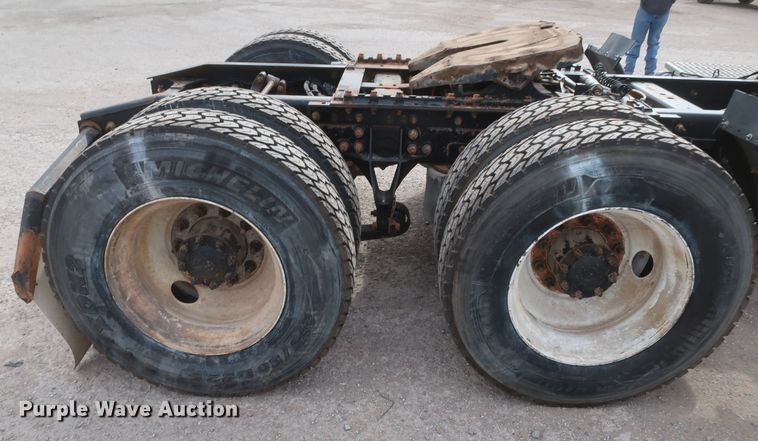 image for item DK3679 2012 International TranStar 8600  semi truck