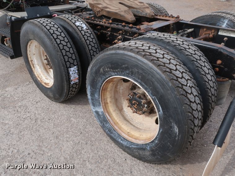 image for item DK3679 2012 International TranStar 8600  semi truck