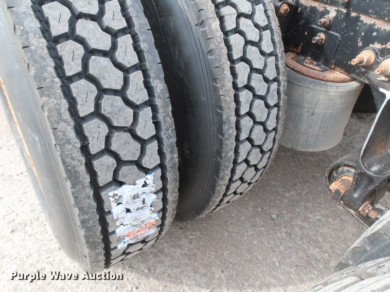 image for item DK3679 2012 International TranStar 8600  semi truck