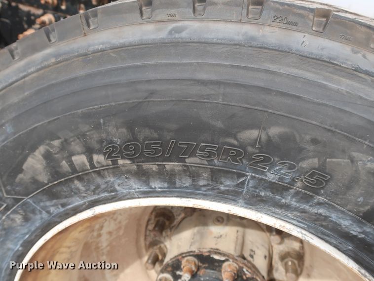 image for item DK3679 2012 International TranStar 8600  semi truck