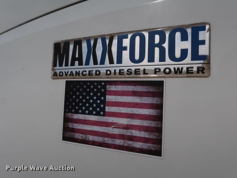 image for item DK3679 2012 International TranStar 8600  semi truck