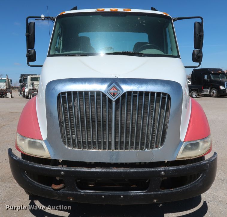 image for item DK3680 2012 International TranStar 8600  semi truck