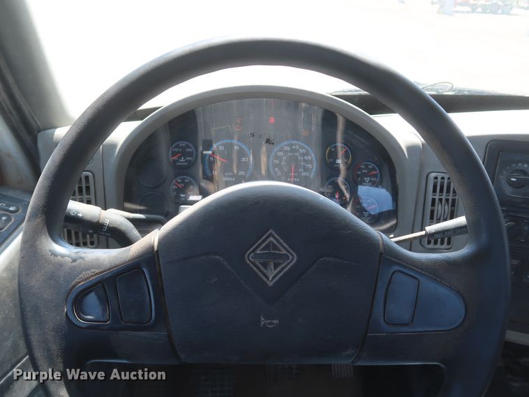 image for item DK3680 2012 International TranStar 8600  semi truck