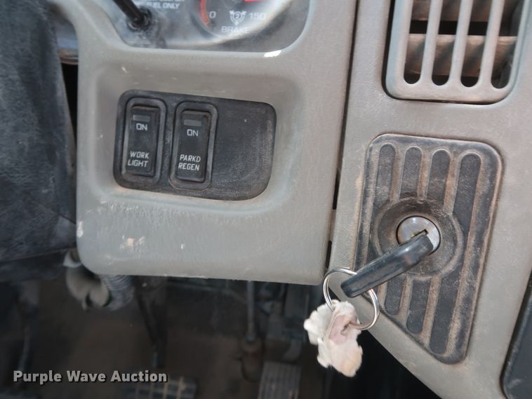 image for item DK3680 2012 International TranStar 8600  semi truck