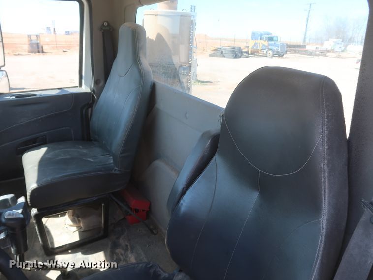 image for item DK3680 2012 International TranStar 8600  semi truck
