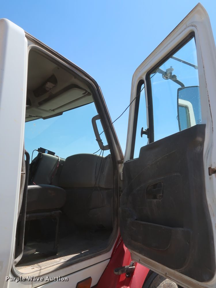 image for item DK3680 2012 International TranStar 8600  semi truck