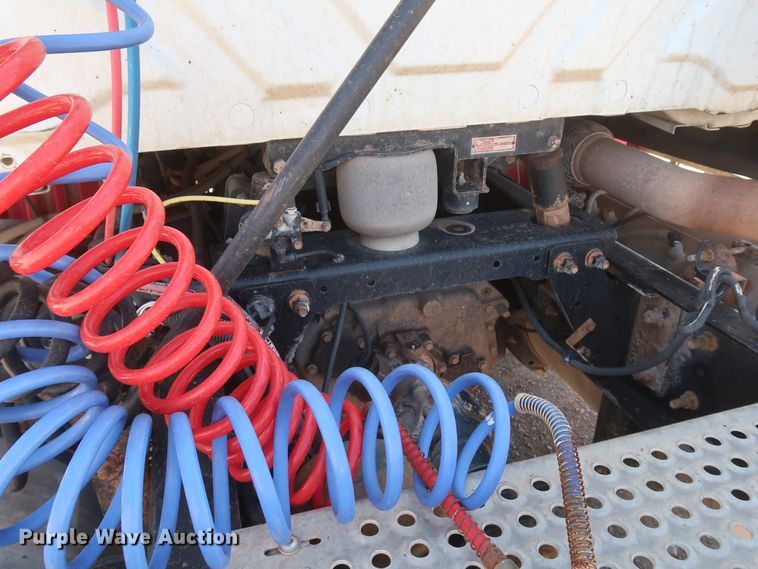 image for item DK3680 2012 International TranStar 8600  semi truck