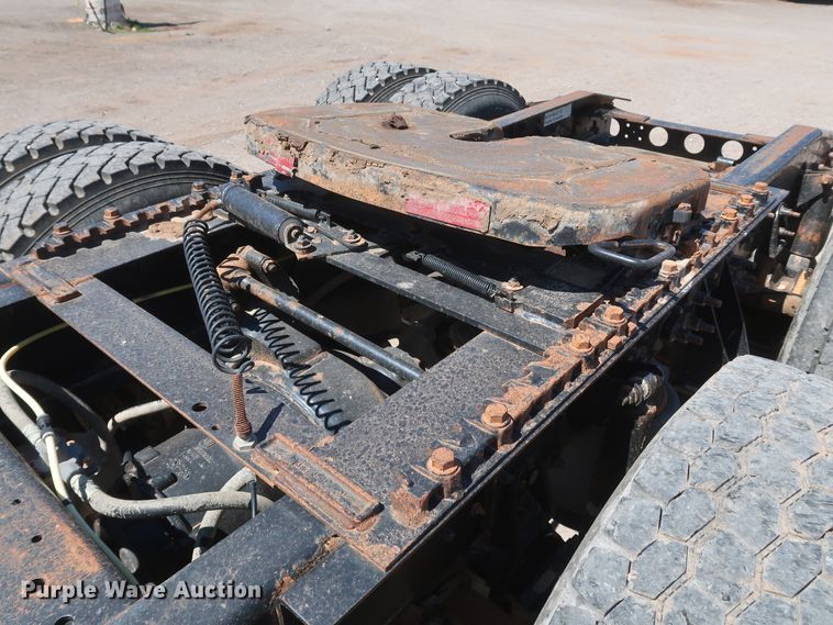 image for item DK3680 2012 International TranStar 8600  semi truck