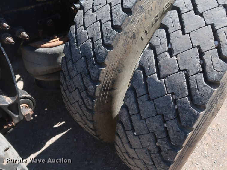 image for item DK3680 2012 International TranStar 8600  semi truck