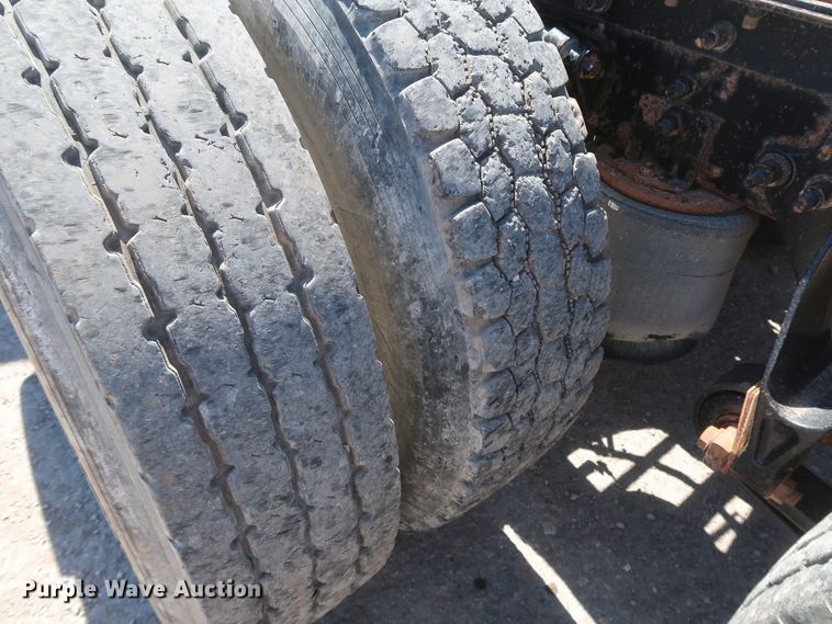 image for item DK3680 2012 International TranStar 8600  semi truck