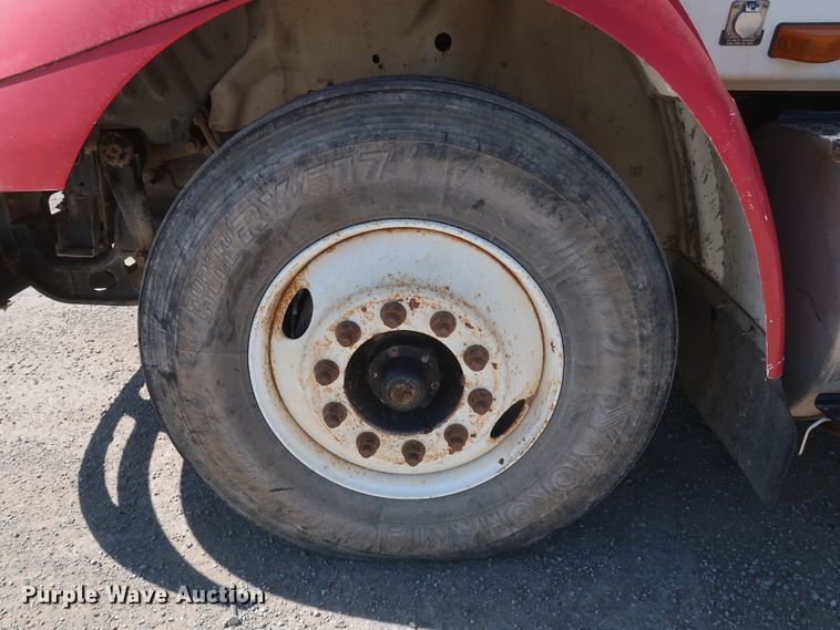 image for item DK3680 2012 International TranStar 8600  semi truck