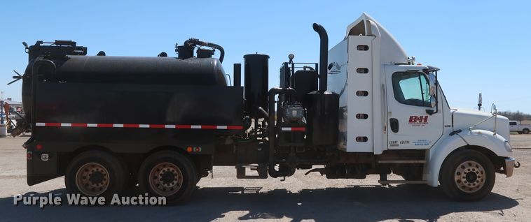 image for item DK3682 2011 Freightliner Business Class M2 112  vacuum truck