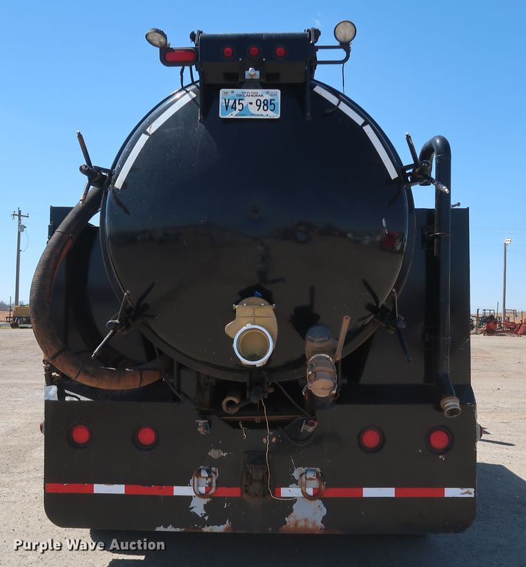 image for item DK3682 2011 Freightliner Business Class M2 112  vacuum truck