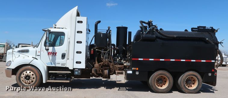 image for item DK3682 2011 Freightliner Business Class M2 112  vacuum truck