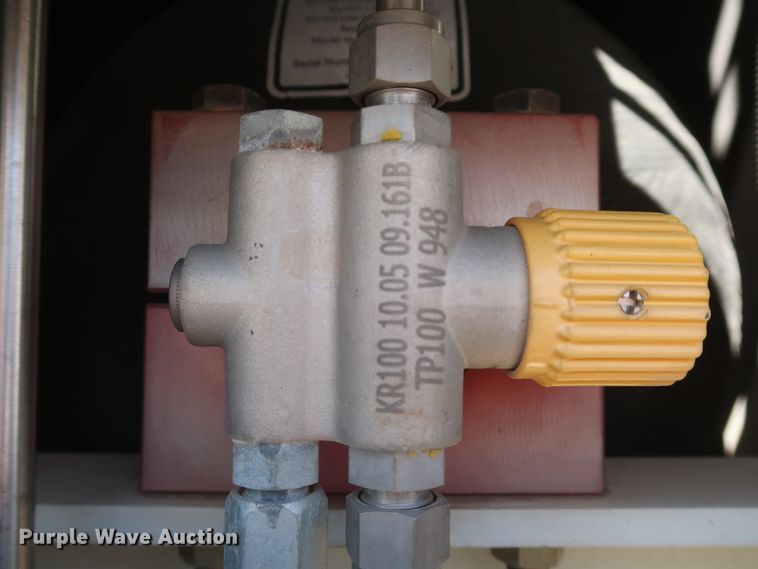 image for item DK3682 2011 Freightliner Business Class M2 112  vacuum truck