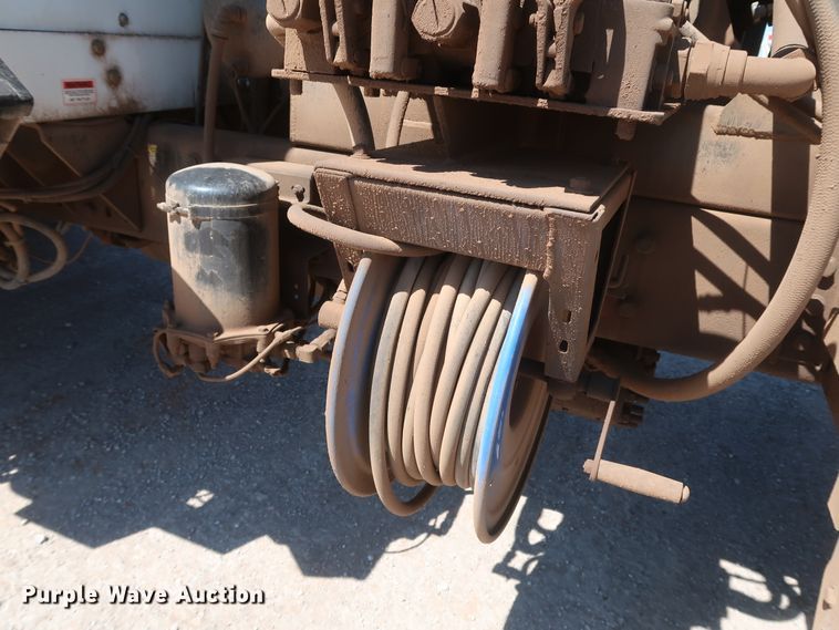 image for item DK3682 2011 Freightliner Business Class M2 112  vacuum truck