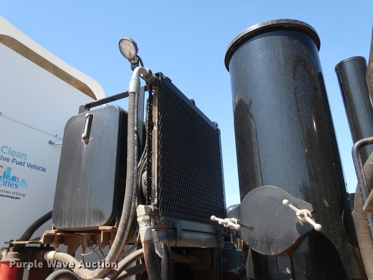 image for item DK3682 2011 Freightliner Business Class M2 112  vacuum truck