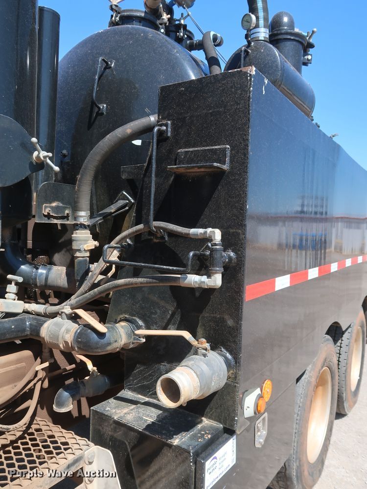 image for item DK3682 2011 Freightliner Business Class M2 112  vacuum truck