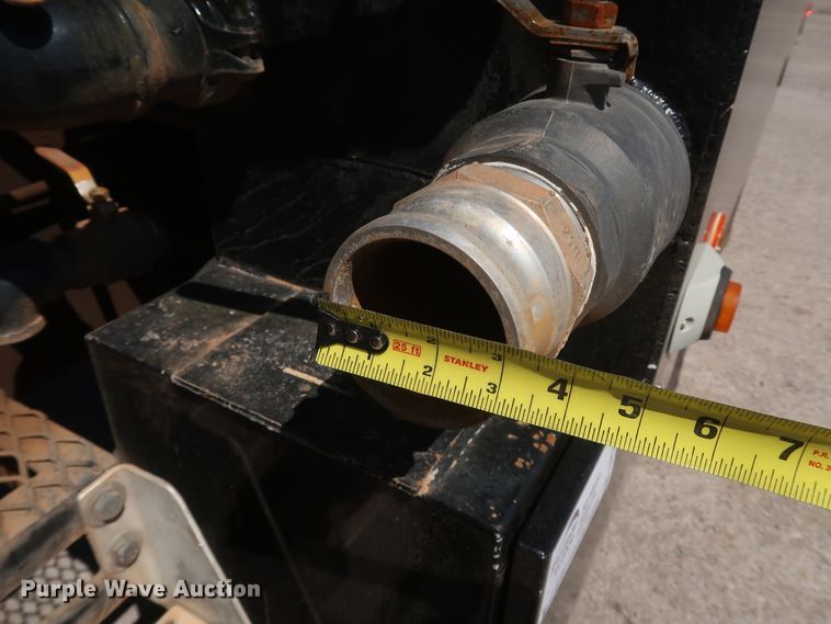 image for item DK3682 2011 Freightliner Business Class M2 112  vacuum truck