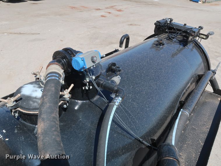 image for item DK3682 2011 Freightliner Business Class M2 112  vacuum truck