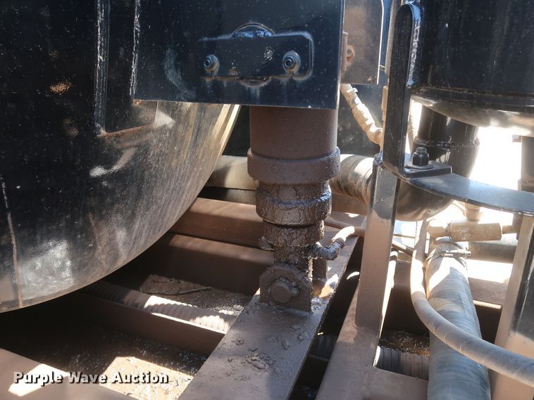 image for item DK3682 2011 Freightliner Business Class M2 112  vacuum truck