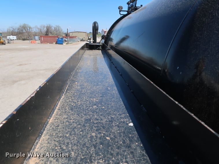 image for item DK3682 2011 Freightliner Business Class M2 112  vacuum truck