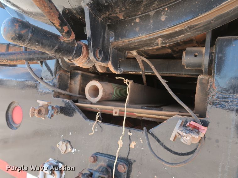 image for item DK3682 2011 Freightliner Business Class M2 112  vacuum truck