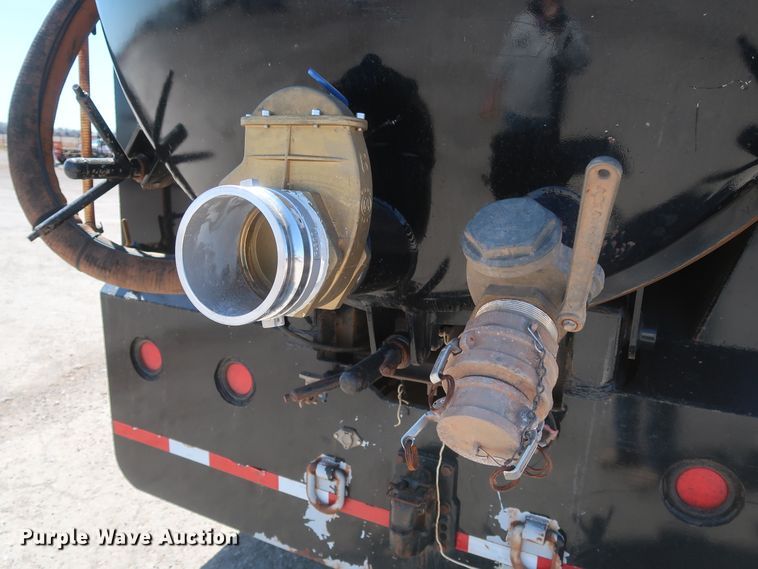 image for item DK3682 2011 Freightliner Business Class M2 112  vacuum truck