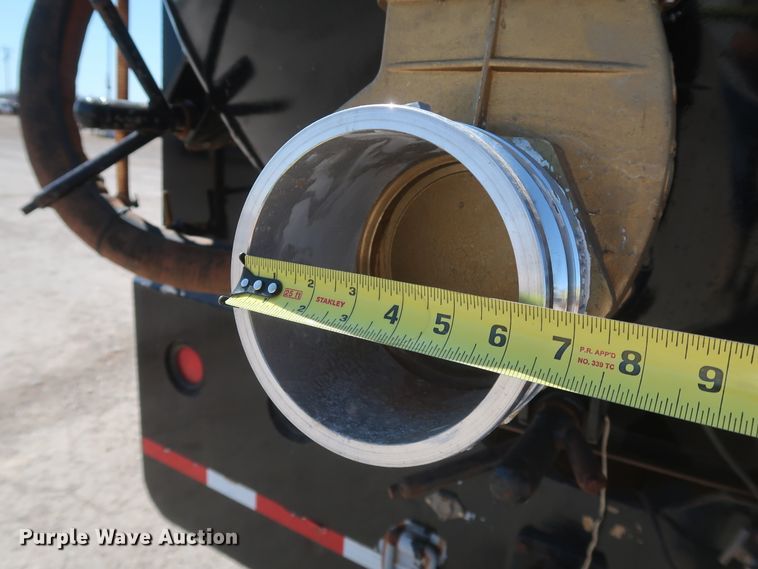 image for item DK3682 2011 Freightliner Business Class M2 112  vacuum truck