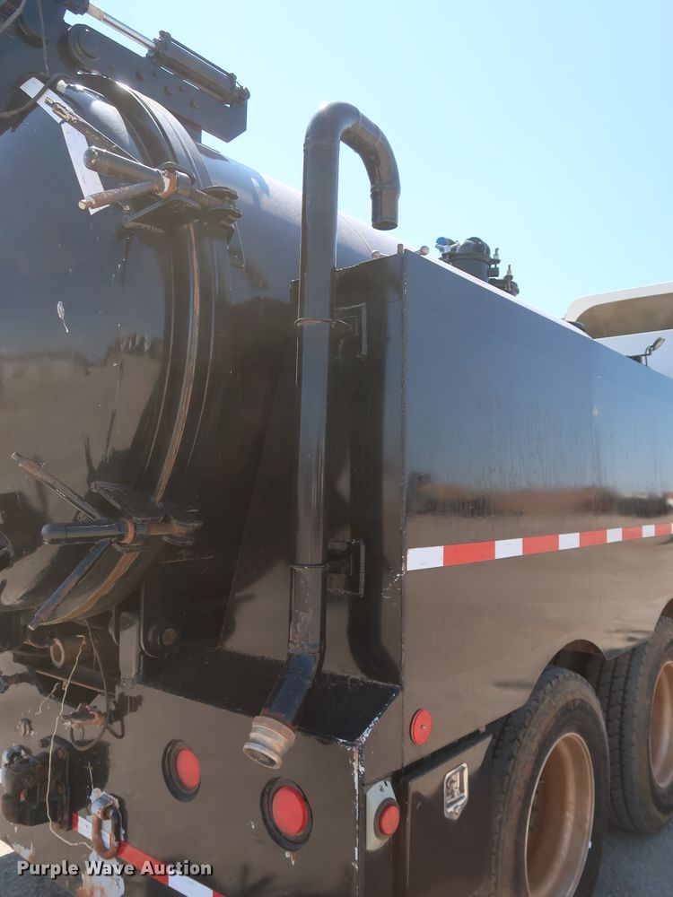 image for item DK3682 2011 Freightliner Business Class M2 112  vacuum truck