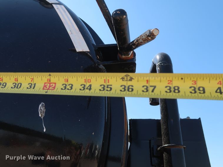 image for item DK3682 2011 Freightliner Business Class M2 112  vacuum truck