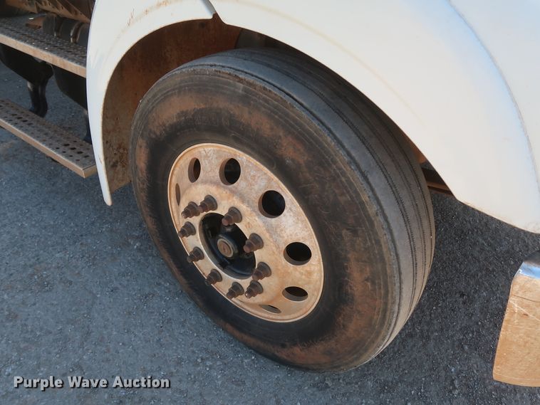 image for item DK3682 2011 Freightliner Business Class M2 112  vacuum truck