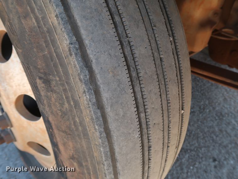 image for item DK3682 2011 Freightliner Business Class M2 112  vacuum truck