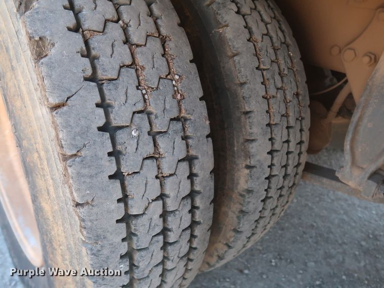 image for item DK3682 2011 Freightliner Business Class M2 112  vacuum truck