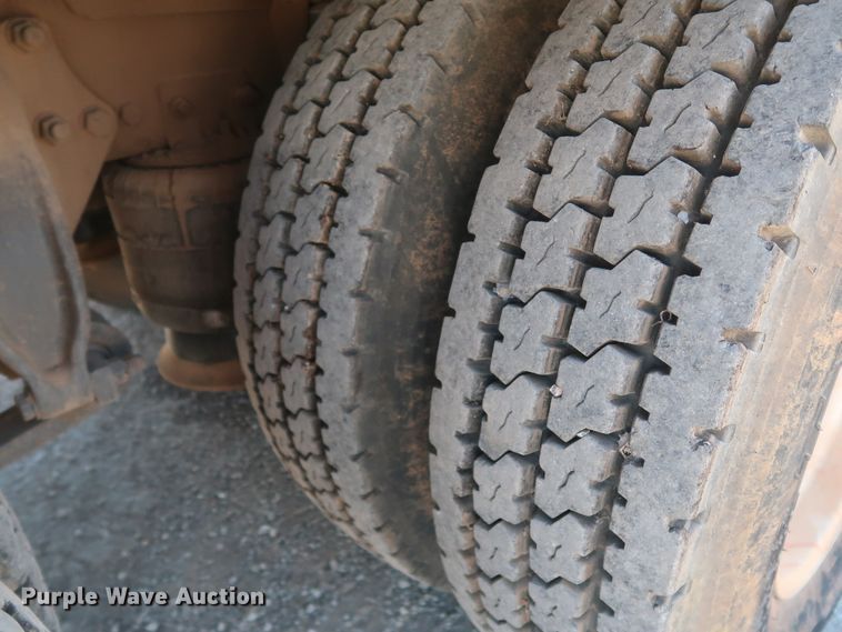 image for item DK3682 2011 Freightliner Business Class M2 112  vacuum truck