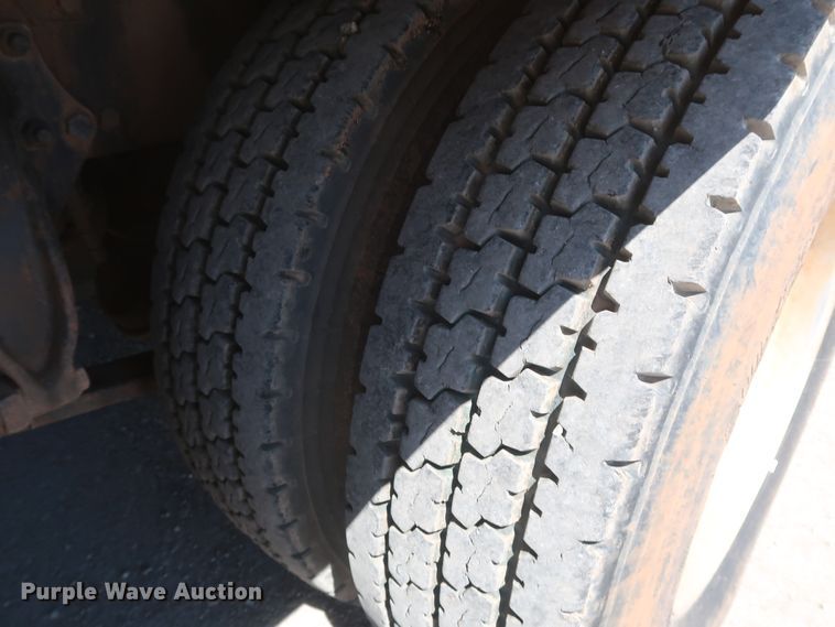 image for item DK3682 2011 Freightliner Business Class M2 112  vacuum truck