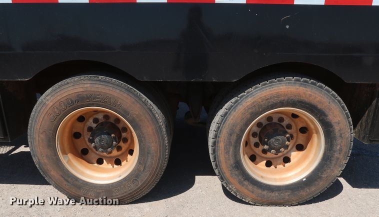 image for item DK3682 2011 Freightliner Business Class M2 112  vacuum truck