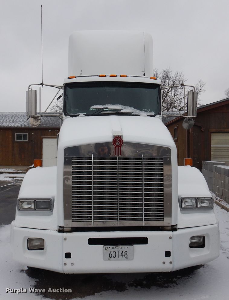 image for item DK4317 2007 Kenworth T800  semi truck