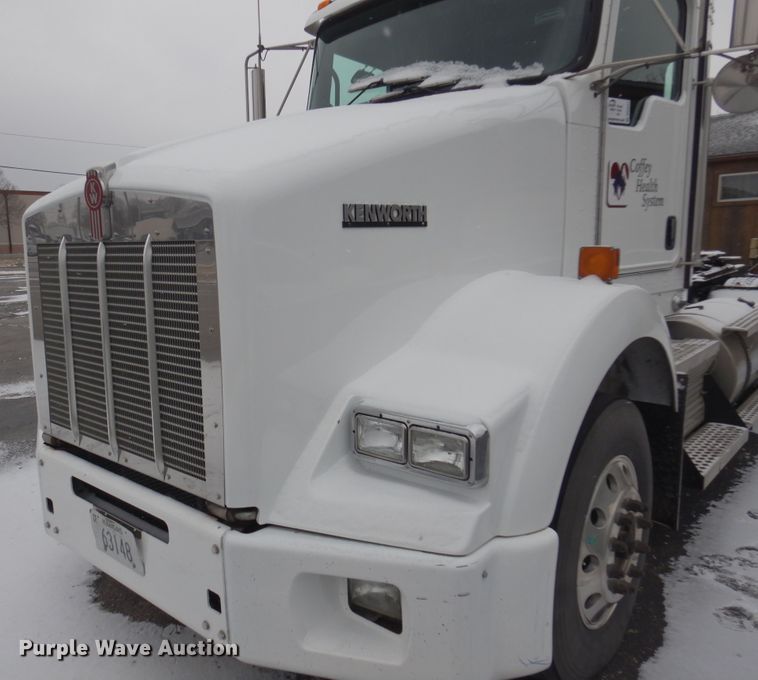 image for item DK4317 2007 Kenworth T800  semi truck