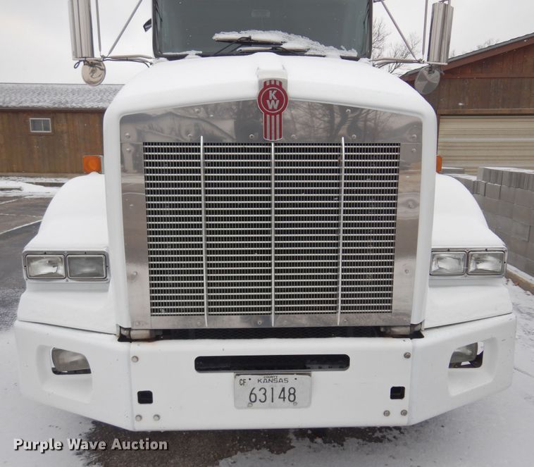 image for item DK4317 2007 Kenworth T800  semi truck