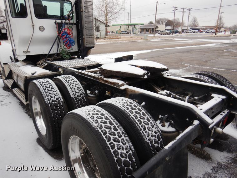 image for item DK4317 2007 Kenworth T800  semi truck