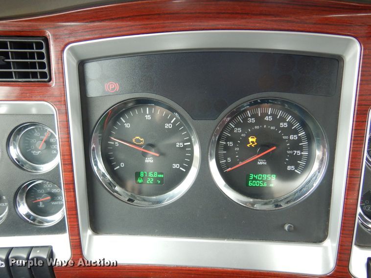 image for item DK4317 2007 Kenworth T800  semi truck