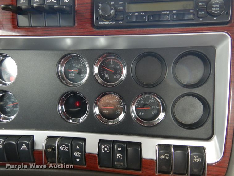 image for item DK4317 2007 Kenworth T800  semi truck