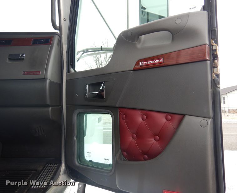 image for item DK4317 2007 Kenworth T800  semi truck