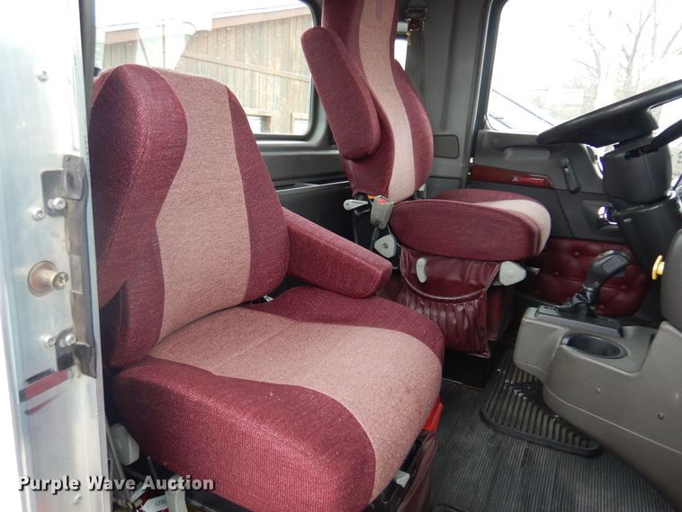 image for item DK4317 2007 Kenworth T800  semi truck