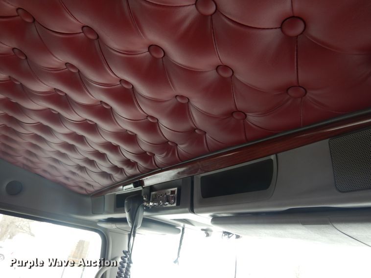 image for item DK4317 2007 Kenworth T800  semi truck