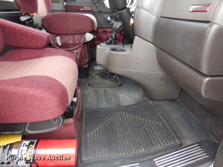 image for item DK4317 2007 Kenworth T800  semi truck